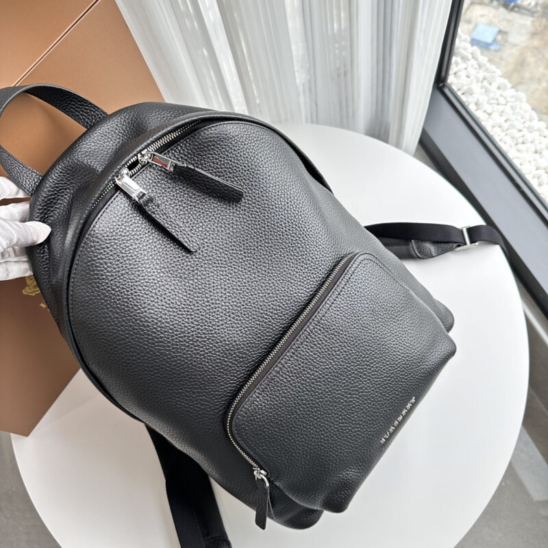 Burberry B家耐久实用的 全牛皮双肩包 型号8911