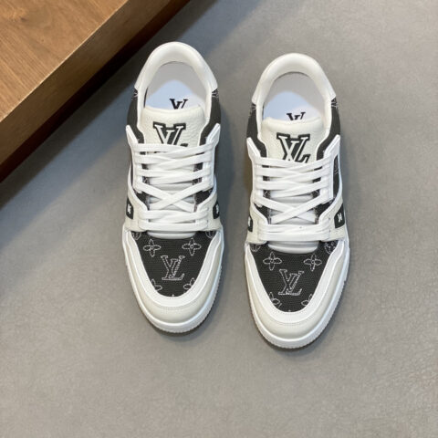 LV 男士trainer运动鞋