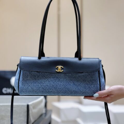 CHANEL 26S 明星款丹宁牛仔法棍包👜 AS6288