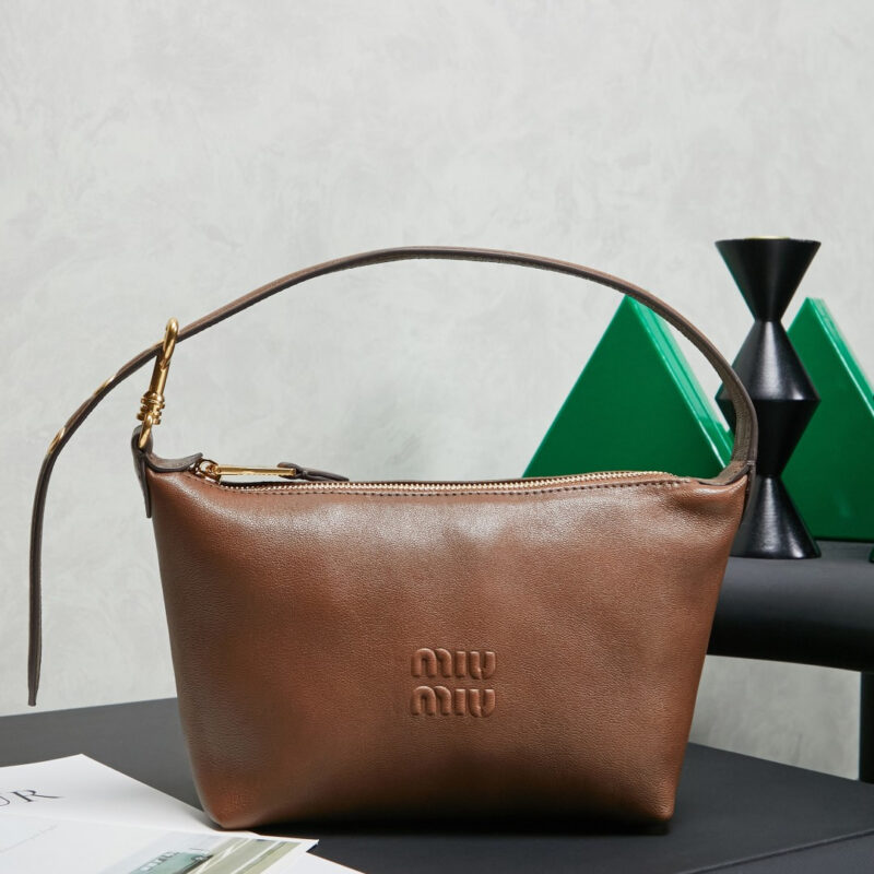 MIUMIU 新品饭盒包 5NE841 棕色