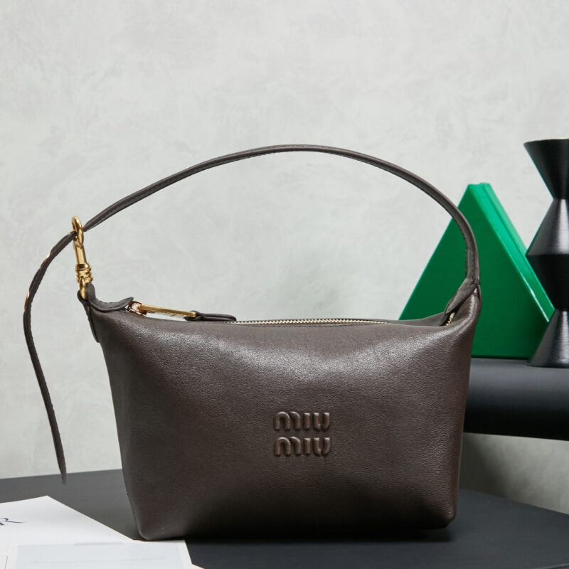 MIUMIU 新品饭盒包 5NE841石楠木