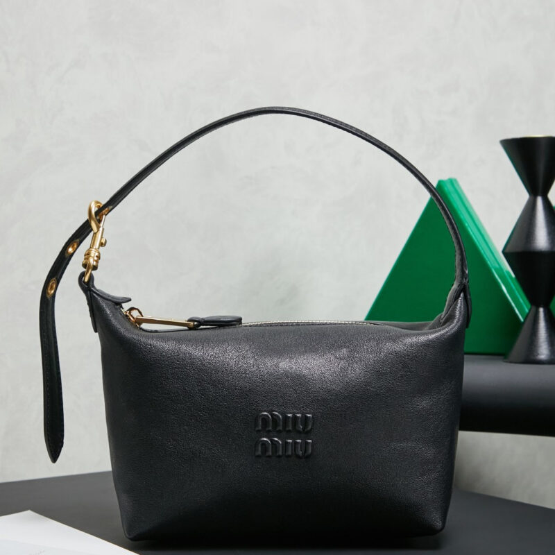 MIUMIU 新品饭盒包 5NE841 黑色
