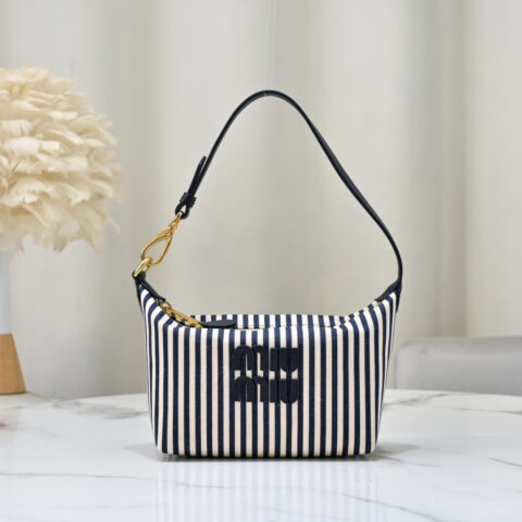 MIUMIU 新品条纹蓝帆布盒包 5NE841