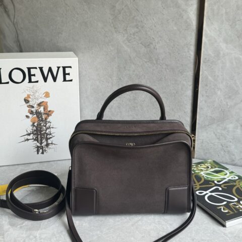 LOEWE 𝐴𝑚𝑎𝑧𝑜𝑛𝑎 180重新诠释 L家传奇手袋 0815 中号磨砂深栗