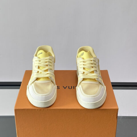LV trainer运动鞋