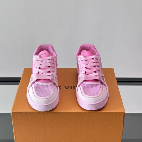 LV trainer运动鞋
