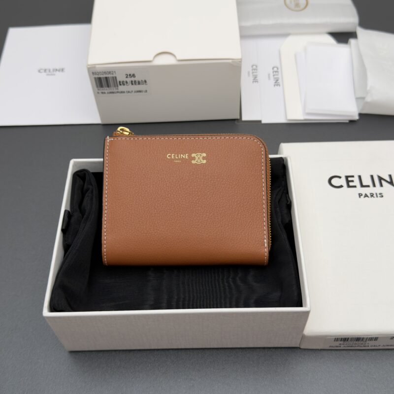 CELINE 牛皮革拉链钱包 编号:10D256CCP.04LU 256 柔棕色/柔奶油白