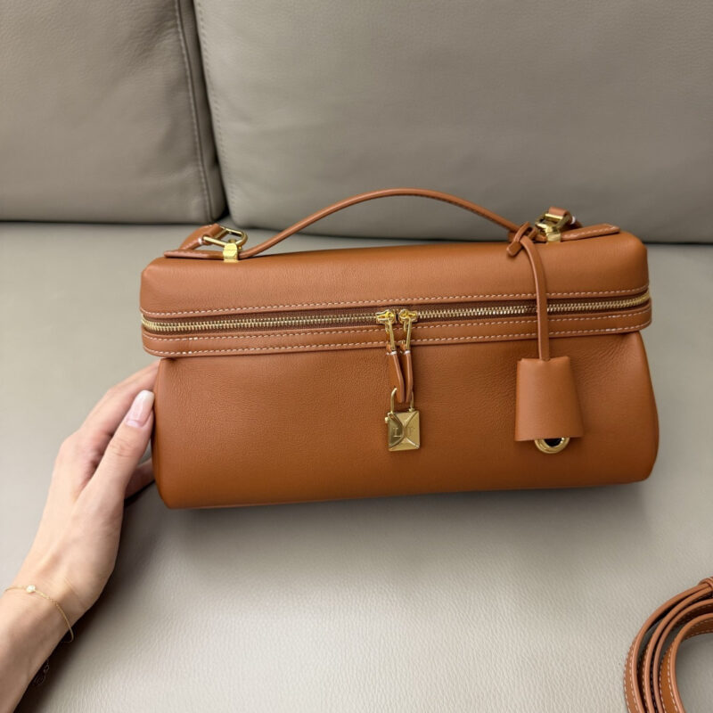 Loro Piana L29-Extra Softy Bag 型号:FLW0113 金棕色