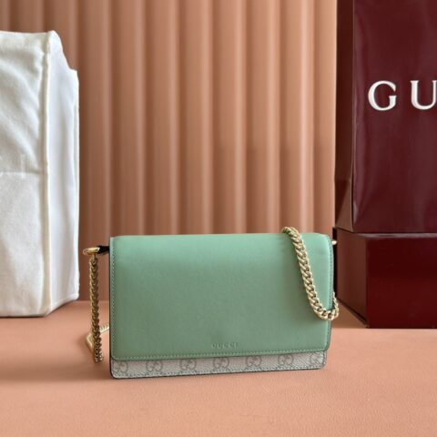 GUCCI GG Emblem系列 型号：826720 绿灰pvc