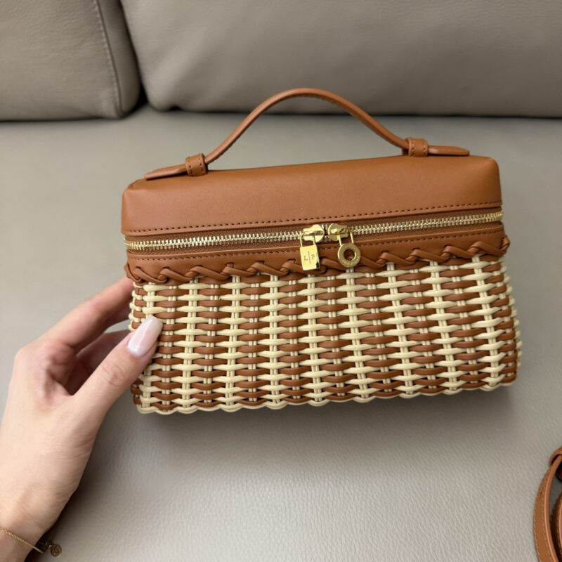 Loro Piana 二代Extra Pocket L19手拿包 型号:FAO4820 金棕色拼麦芽色藤编