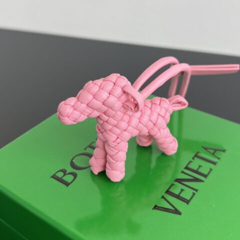 BV 小狗吊饰 807068 粉色