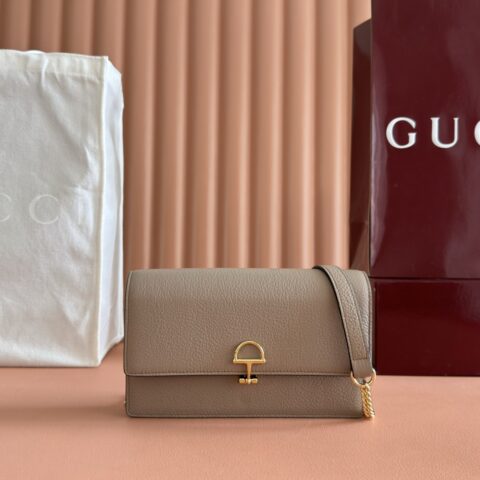 GUCCI Softbit系列肩背包 型号：837373