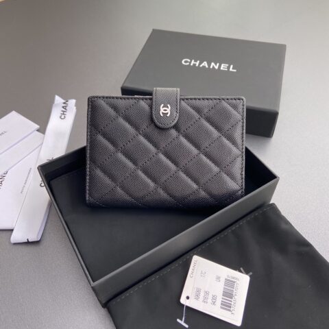 CHANEL 小香護照夾系列 编号:96066  黑細球銀