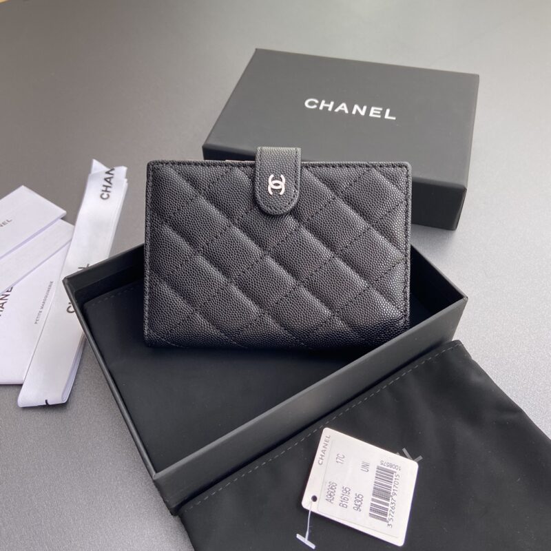 CHANEL 小香護照夾系列 编号:96066  黑細球銀