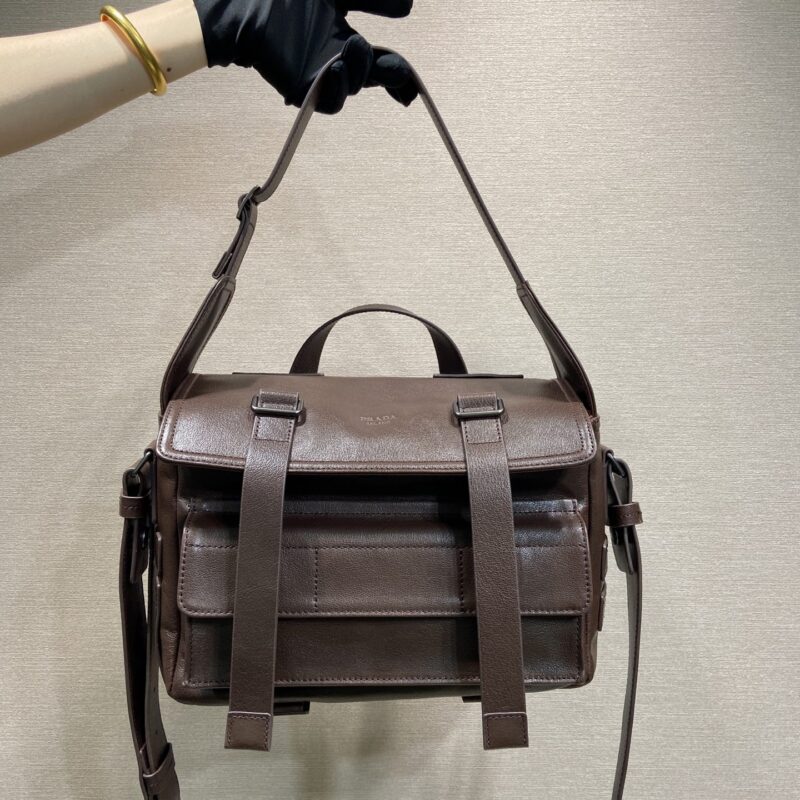 PRADA 🎉新品邮差包🎉1BD408牛皮
