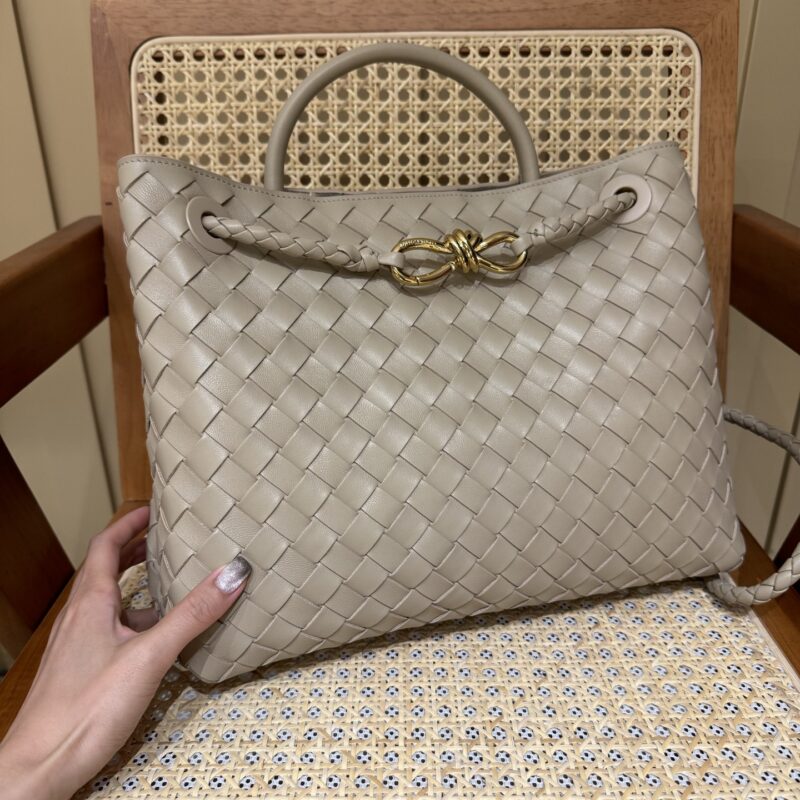 BV 中号Andiamo 型号:766016 淡褐色
