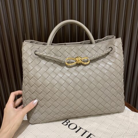 BV 中号 Andiamo手提包 型号：766016 石灰色