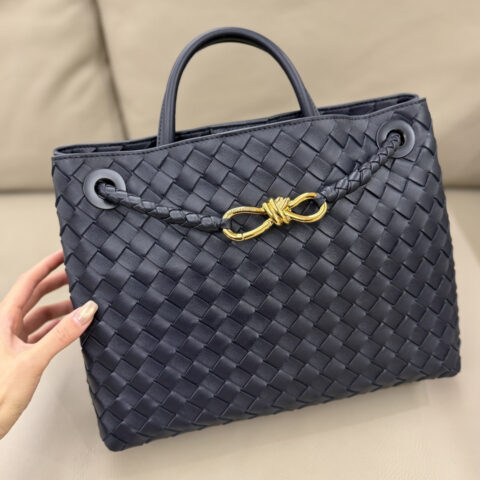 BV 中号 Andiamo手提包 型号：766016 夜色