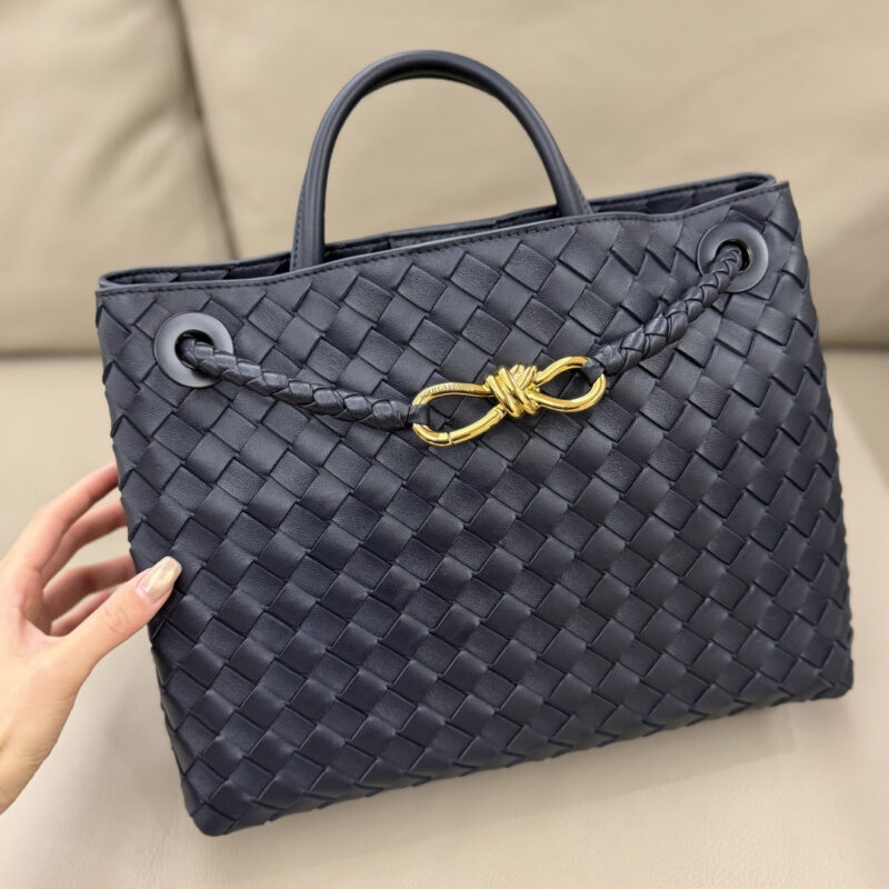 BV 中号 Andiamo手提包 型号：766016 夜色