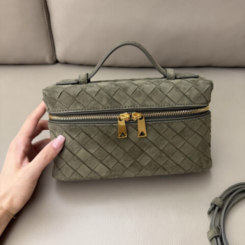 BV Bang Bang Vanity 型号：789109 麂皮 柏树绿