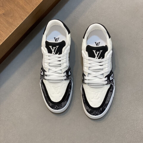 LV  男士trainer运动鞋