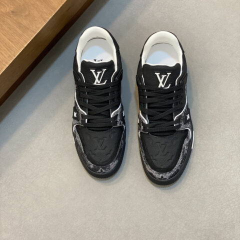 LV  男士trainer运动鞋