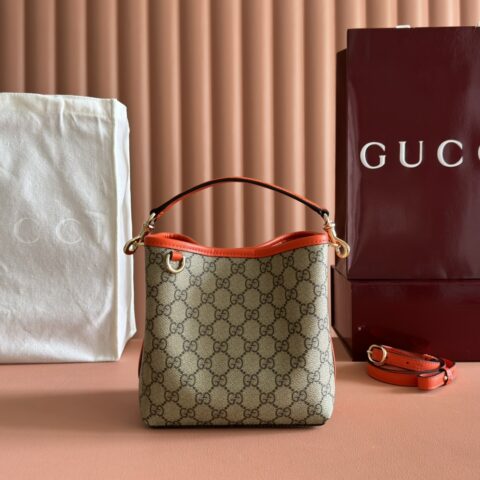 GUCCI GG Emblem系列 型号：815118啡胶橙pvc
