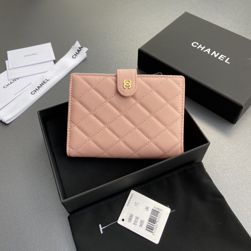 CHANEL 小香護照夾系列 编号:96066  粉細球金