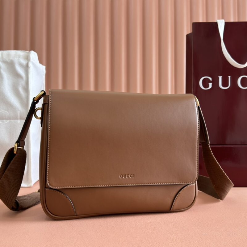 GUCCI GG Emblem系列 型号:821154 棕色全皮