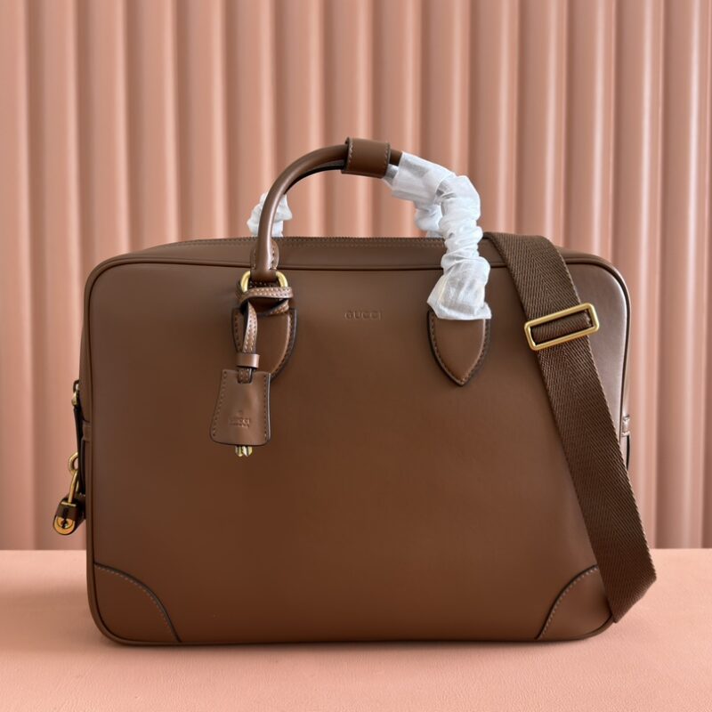 GUCCI GG Emblem系列 型号:821149 棕色全皮