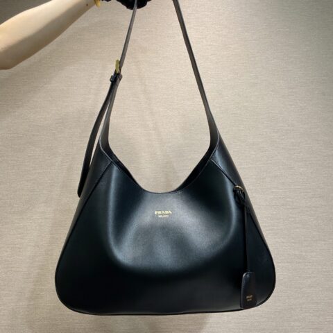 PRADA 新品Cleo🎉1BC299大号