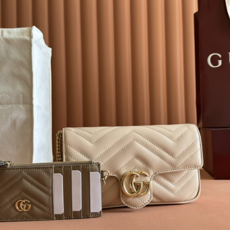 GUCCI GG Marmont系列饰卡包迷你链条钱包 型号:751526新粉