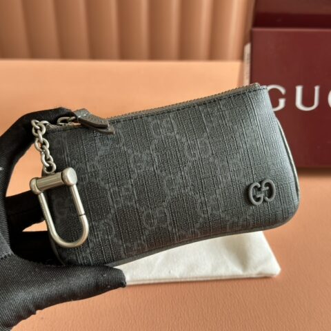 GUCCI 饰GG细节长款卡片夹 型号：820666 灰色