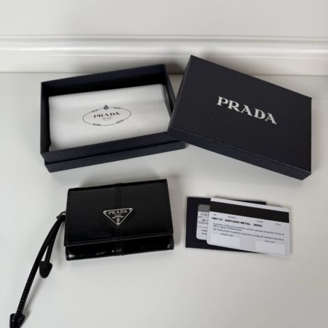 PRADA P家➡️经典卡片夹，型号1MC110