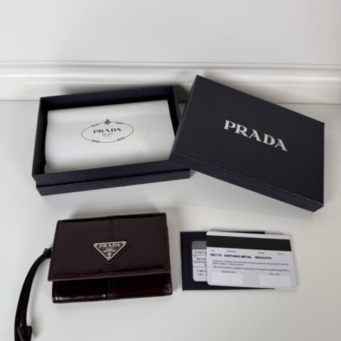 PRADA P家➡️经典卡片夹，型号1MC110