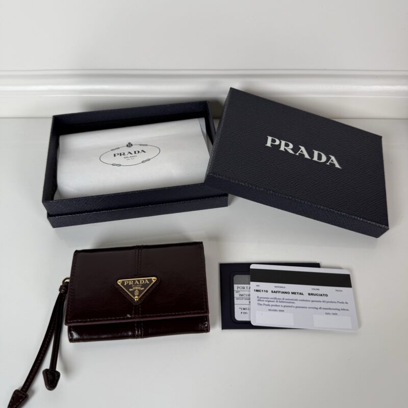 PRADA P家➡️经典卡片夹,型号1MC110