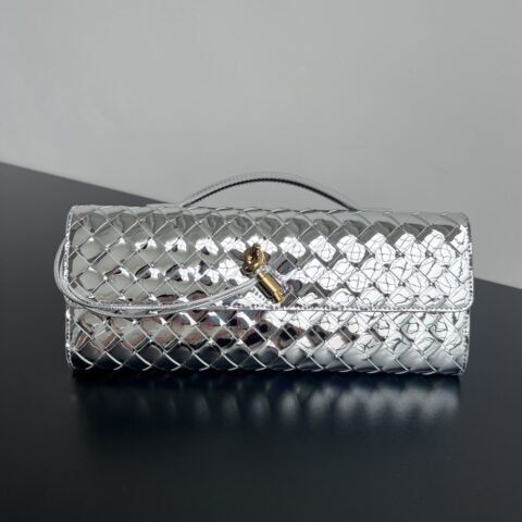 BV  Clutch 长款手拿包 741511 银色/金扣