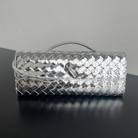 BV  Clutch 长款手拿包 741511银色/银扣