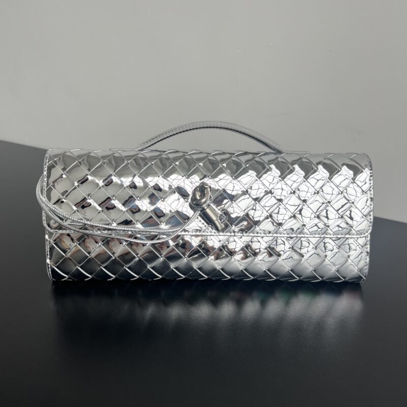 BV Clutch 长款手拿包 741511银色/银扣