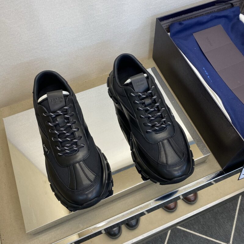 PRADA 男士运动款