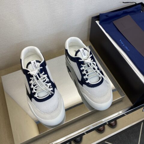 PRADA 男士运动款