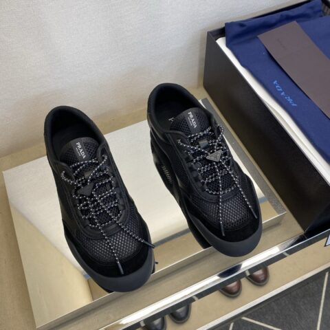 PRADA 男士运动款
