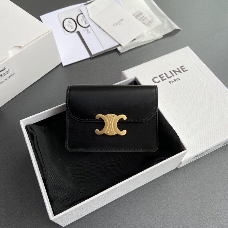 CELINE TRIOMPHE亮泽牛皮革名片包 编号:10N 063 FOZ.24VR 062 063 黑色全皮