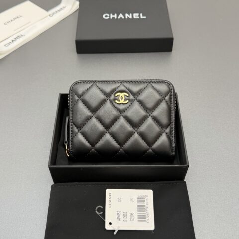CHANEL 新款係列拉链包短款钱包係列 货号:AP4652黑色羊皮浅金色五金