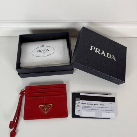 PRADA P家➡️ 男女通用小卡包 大红色
