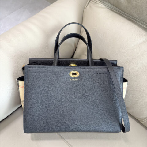 Burberry  Gotswolds 格纹托特包 型号0611黑色