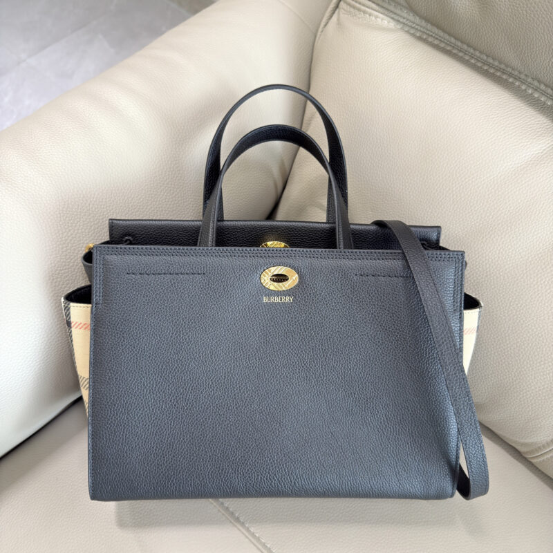 Burberry  Gotswolds 格纹托特包 型号0611黑色
