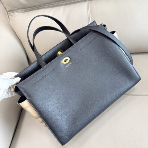 Burberry  Cotswolds 格纹托特包 型号0411黑色