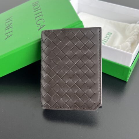 BV 编织Piccolo Elap翻盖小牛皮卡包 796964深巧克力棕