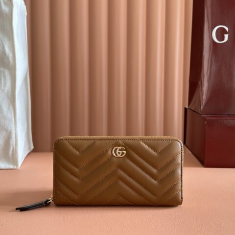 GUCCI GG Marmont系列全拉链式钱包 型号：443123棕色